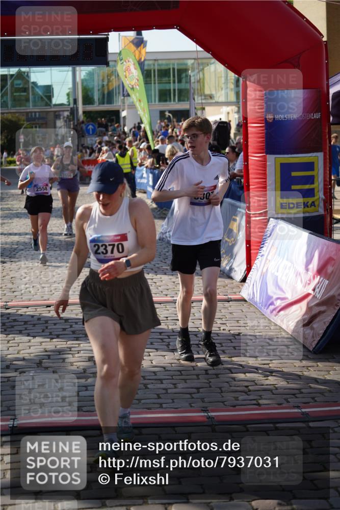 13.06.2025 - Holstenköstenlauf Felixshl http://msf.ph/oto/7937031 13.06.2025 18:05:10 Laufen 2255, 2370, 2556, 2558, 3164, 3195, 3196, 3198, 3307 meine-sportfotos.de