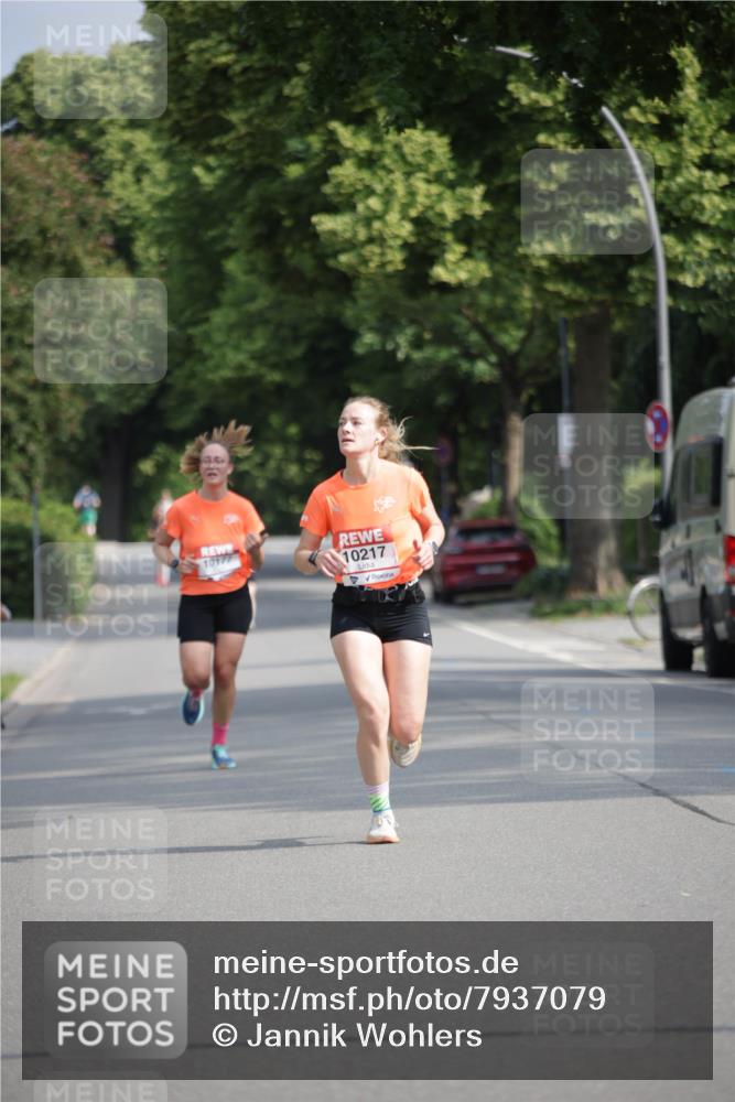 15.06.2025 - REWE Women's Run Jannik Wohlers http://msf.ph/oto/7937079 15.06.2025 08:43:03 Laufen 10177, 10217 meine-sportfotos.de