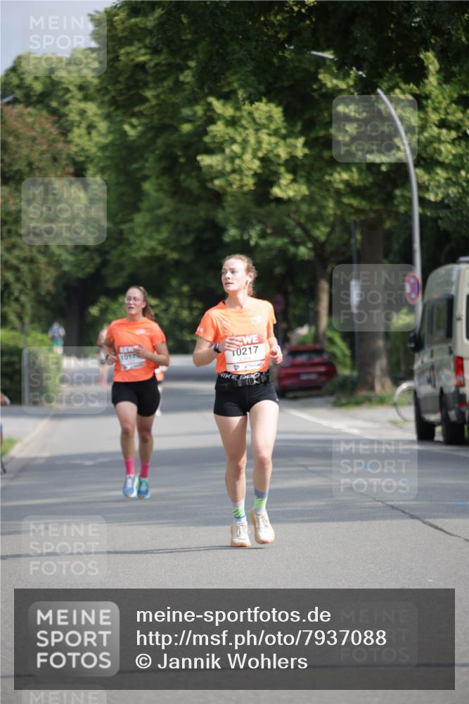 15.06.2025 - REWE Women's Run Jannik Wohlers http://msf.ph/oto/7937088 15.06.2025 08:43:03 Laufen 0217 meine-sportfotos.de