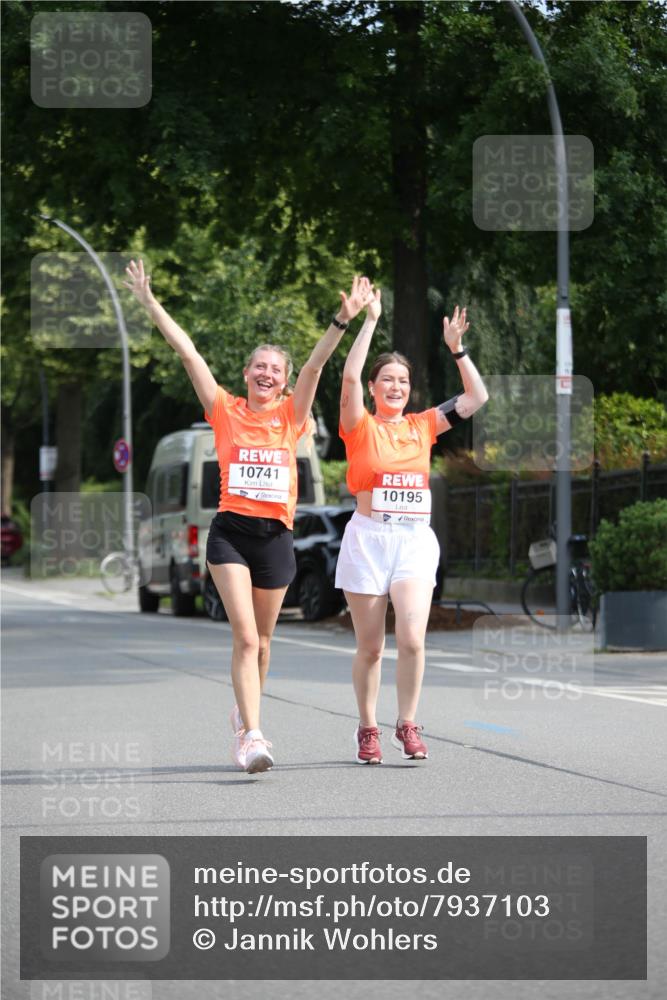 15.06.2025 - REWE Women's Run Jannik Wohlers http://msf.ph/oto/7937103 15.06.2025 09:54:59 Laufen 10741, 10195 meine-sportfotos.de
