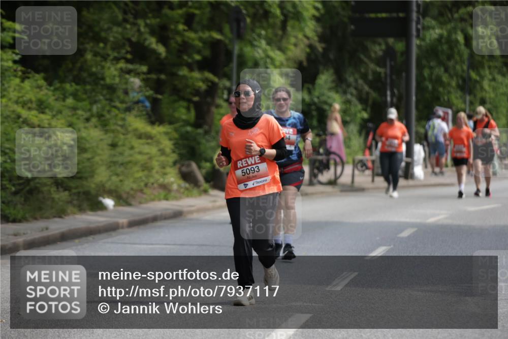 15.06.2025 - REWE Women's Run Jannik Wohlers http://msf.ph/oto/7937117 15.06.2025 10:13:51 Laufen 5093, 34 meine-sportfotos.de