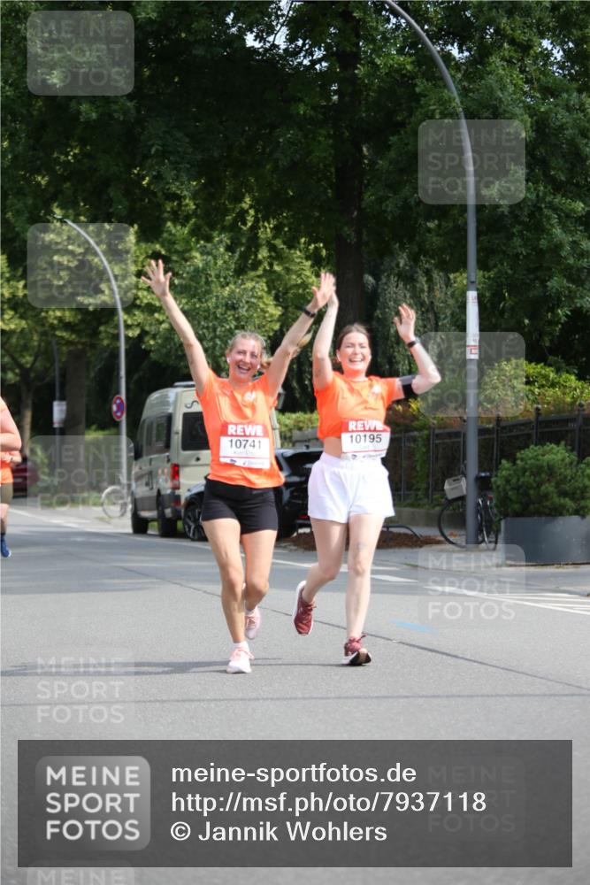 15.06.2025 - REWE Women's Run Jannik Wohlers http://msf.ph/oto/7937118 15.06.2025 09:54:59 Laufen 10741, 10195 meine-sportfotos.de