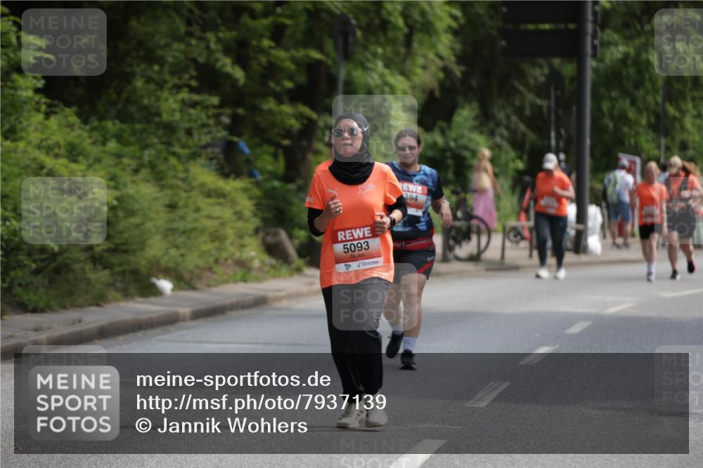 15.06.2025 - REWE Women's Run Jannik Wohlers http://msf.ph/oto/7937139 15.06.2025 10:13:51 Laufen 5093, 384 meine-sportfotos.de