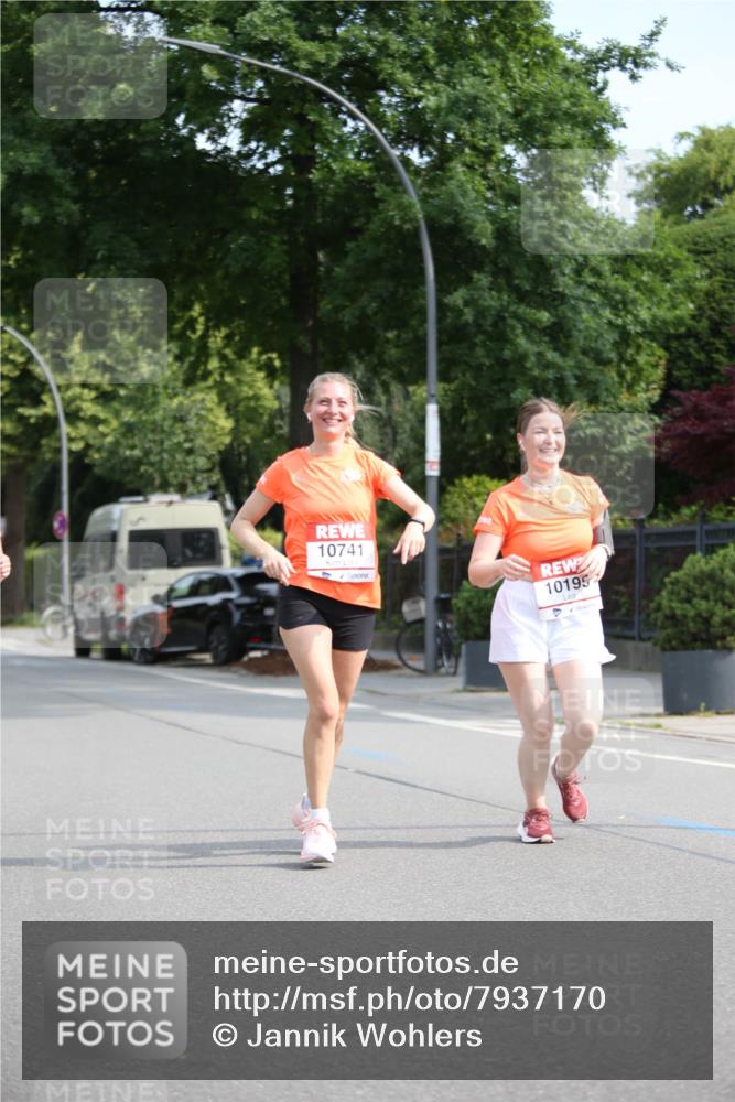 15.06.2025 - REWE Women's Run Jannik Wohlers http://msf.ph/oto/7937170 15.06.2025 09:55:01 Laufen 10741, 10195 meine-sportfotos.de