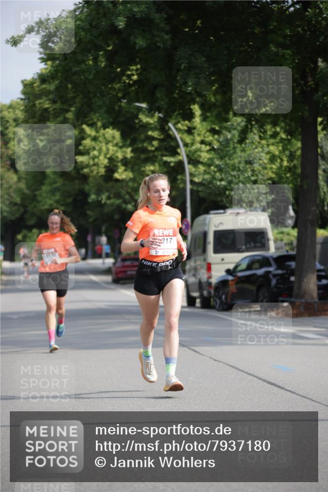 15.06.2025 - REWE Women's Run Jannik Wohlers http://msf.ph/oto/7937180 15.06.2025 08:43:04 Laufen 10177, 217 meine-sportfotos.de