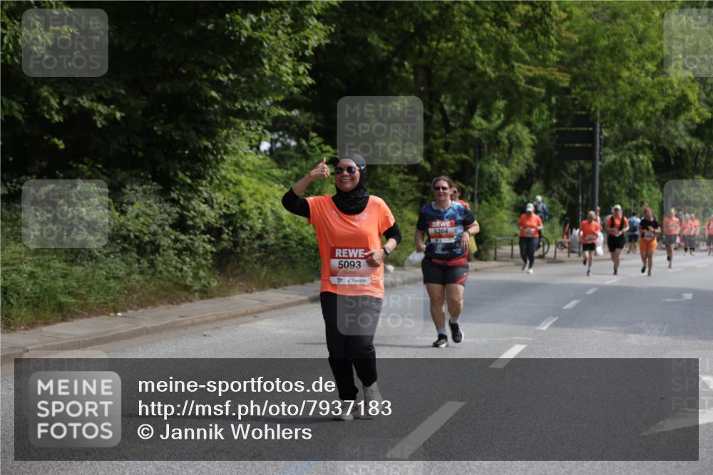 15.06.2025 - REWE Women's Run Jannik Wohlers http://msf.ph/oto/7937183 15.06.2025 10:13:55 Laufen 5093, 5384 meine-sportfotos.de