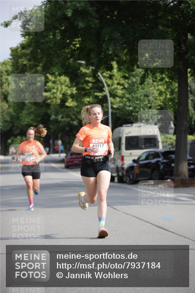15.06.2025 - REWE Women's Run Jannik Wohlers http://msf.ph/oto/7937184 15.06.2025 08:43:04 Laufen 10177, 0217 meine-sportfotos.de