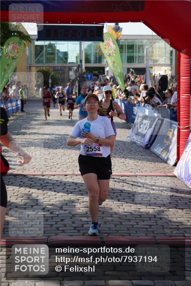 13.06.2025 - Holstenköstenlauf Felixshl http://msf.ph/oto/7937194 13.06.2025 18:05:13 Laufen 2255, 2363, 2370, 2556, 2558, 2862, 3156, 3164, 3195, 3196, 3198, 3307 meine-sportfotos.de