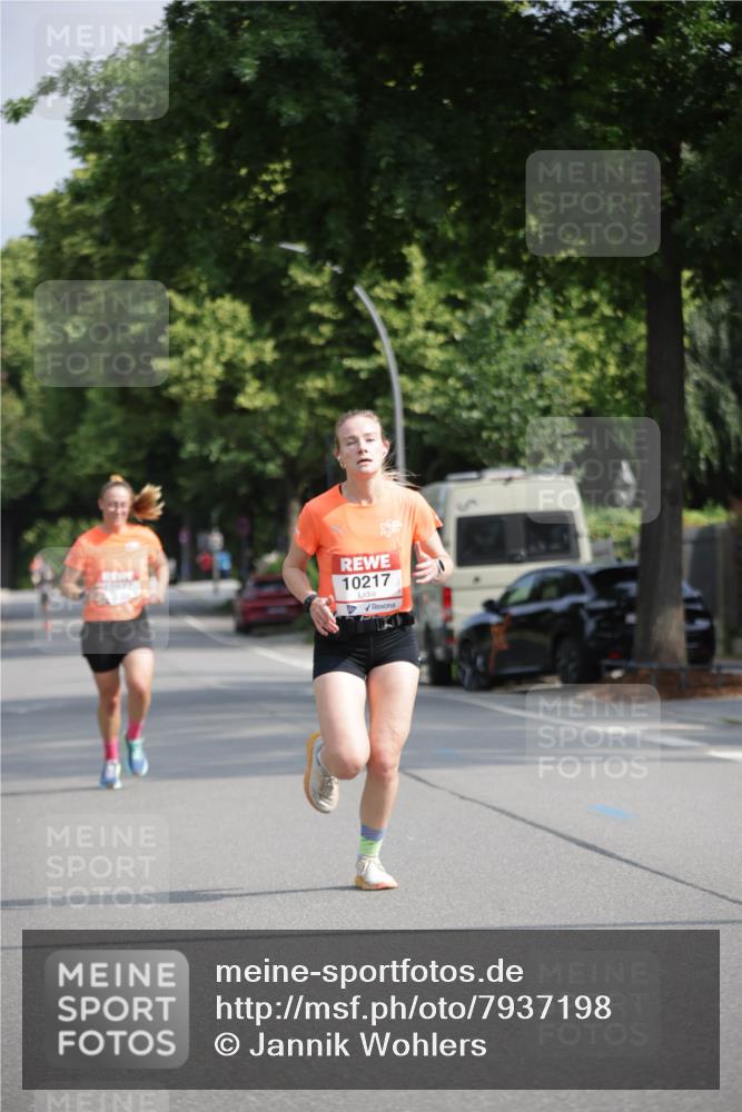 15.06.2025 - REWE Women's Run Jannik Wohlers http://msf.ph/oto/7937198 15.06.2025 08:43:04 Laufen 10217 meine-sportfotos.de