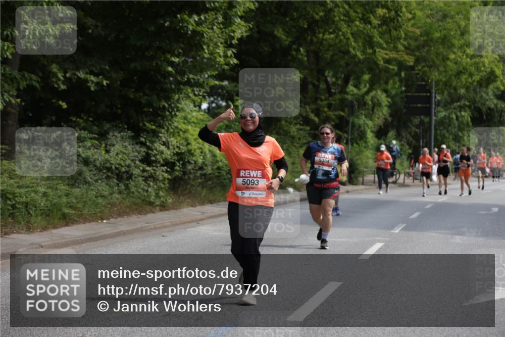 15.06.2025 - REWE Women's Run Jannik Wohlers http://msf.ph/oto/7937204 15.06.2025 10:13:55 Laufen 5093, 5384 meine-sportfotos.de