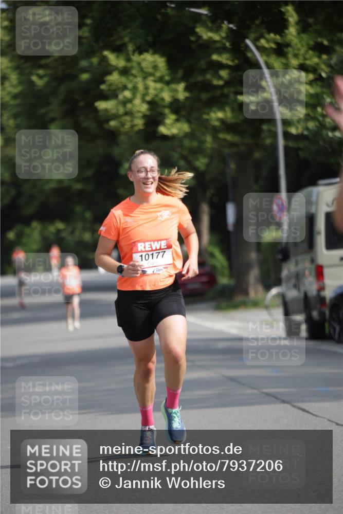 15.06.2025 - REWE Women's Run Jannik Wohlers http://msf.ph/oto/7937206 15.06.2025 08:43:06 Laufen 10177 meine-sportfotos.de