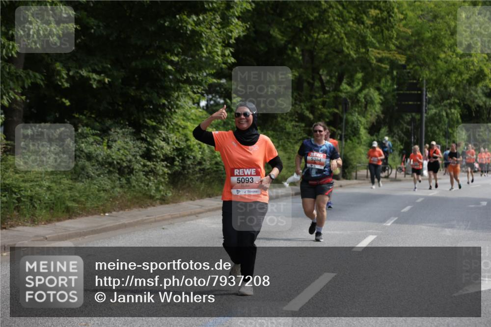 15.06.2025 - REWE Women's Run Jannik Wohlers http://msf.ph/oto/7937208 15.06.2025 10:13:55 Laufen 5093, 5384 meine-sportfotos.de