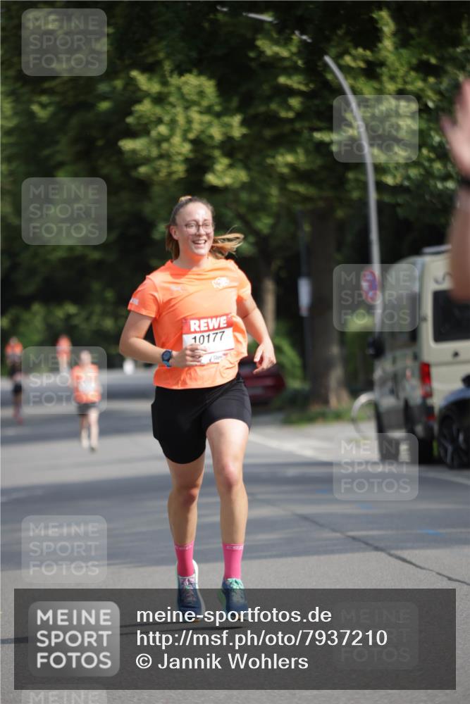 15.06.2025 - REWE Women's Run Jannik Wohlers http://msf.ph/oto/7937210 15.06.2025 08:43:06 Laufen 10177 meine-sportfotos.de