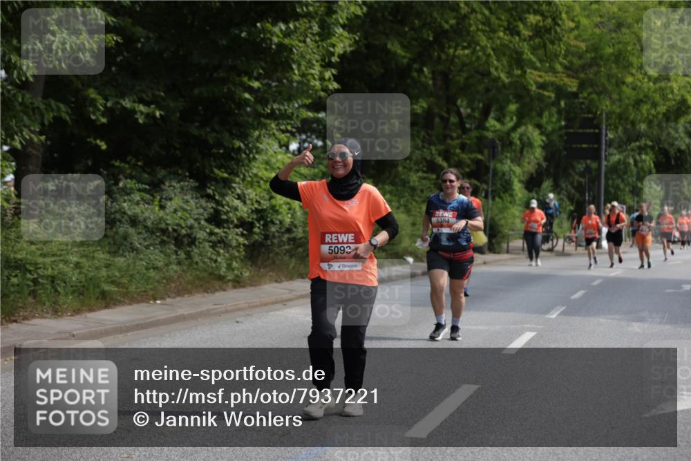 15.06.2025 - REWE Women's Run Jannik Wohlers http://msf.ph/oto/7937221 15.06.2025 10:13:55 Laufen 5093, 5384 meine-sportfotos.de