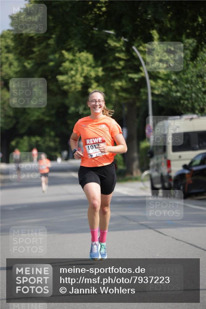 15.06.2025 - REWE Women's Run Jannik Wohlers http://msf.ph/oto/7937223 15.06.2025 08:43:06 Laufen 1017 meine-sportfotos.de