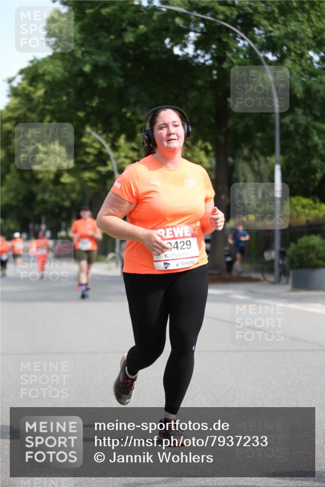 15.06.2025 - REWE Women's Run Jannik Wohlers http://msf.ph/oto/7937233 15.06.2025 09:55:03 Laufen 9429 meine-sportfotos.de