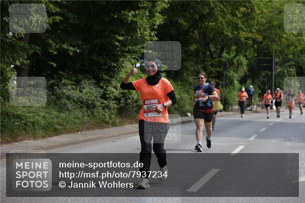 15.06.2025 - REWE Women's Run Jannik Wohlers http://msf.ph/oto/7937234 15.06.2025 10:13:55 Laufen 5092, 5384 meine-sportfotos.de