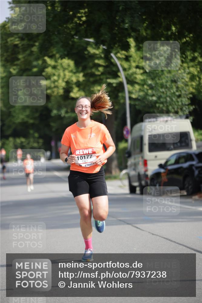 15.06.2025 - REWE Women's Run Jannik Wohlers http://msf.ph/oto/7937238 15.06.2025 08:43:06 Laufen 10177 meine-sportfotos.de