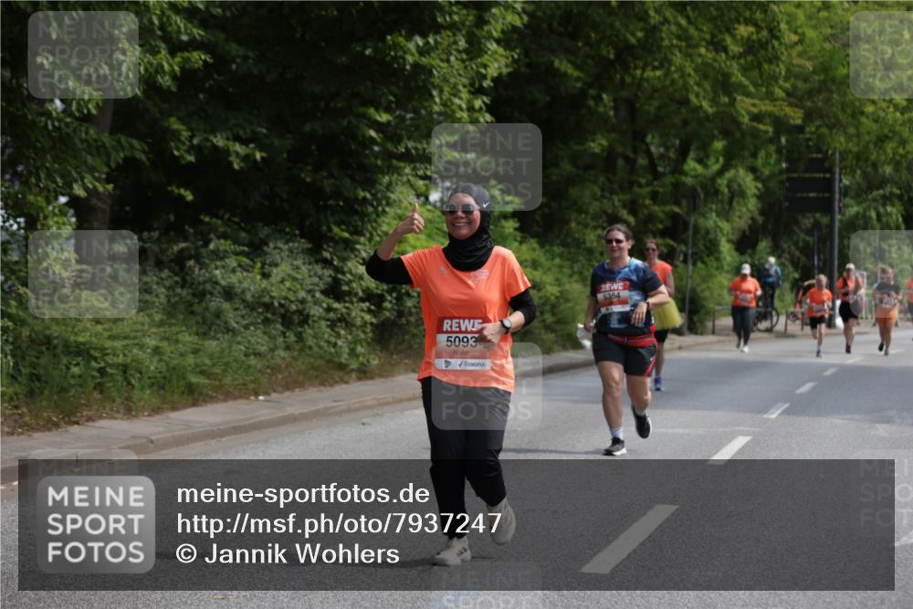 15.06.2025 - REWE Women's Run Jannik Wohlers http://msf.ph/oto/7937247 15.06.2025 10:13:56 Laufen 5093, 5384 meine-sportfotos.de