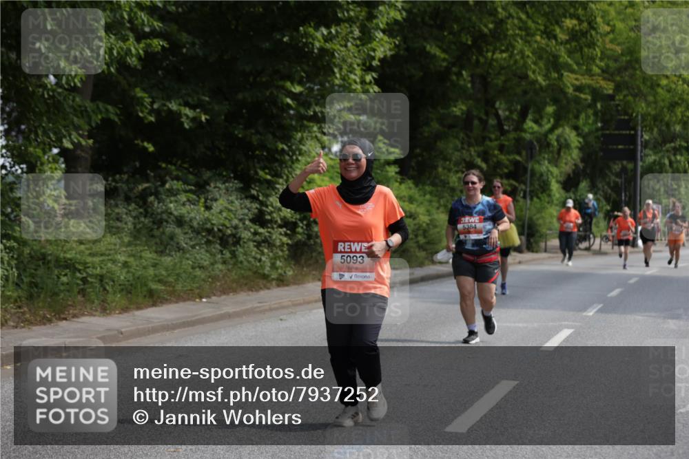 15.06.2025 - REWE Women's Run Jannik Wohlers http://msf.ph/oto/7937252 15.06.2025 10:13:56 Laufen 5093, 5384 meine-sportfotos.de