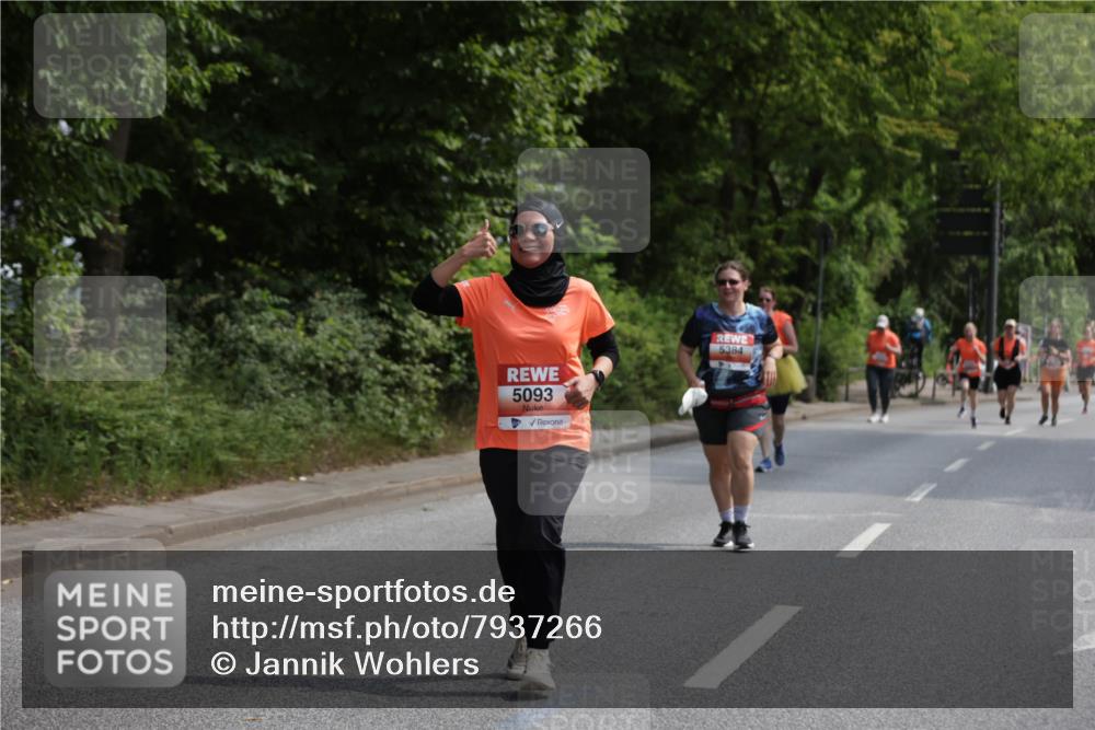 15.06.2025 - REWE Women's Run Jannik Wohlers http://msf.ph/oto/7937266 15.06.2025 10:13:56 Laufen 5093, 5384 meine-sportfotos.de