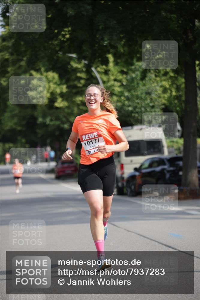 15.06.2025 - REWE Women's Run Jannik Wohlers http://msf.ph/oto/7937283 15.06.2025 08:43:07 Laufen 10177 meine-sportfotos.de