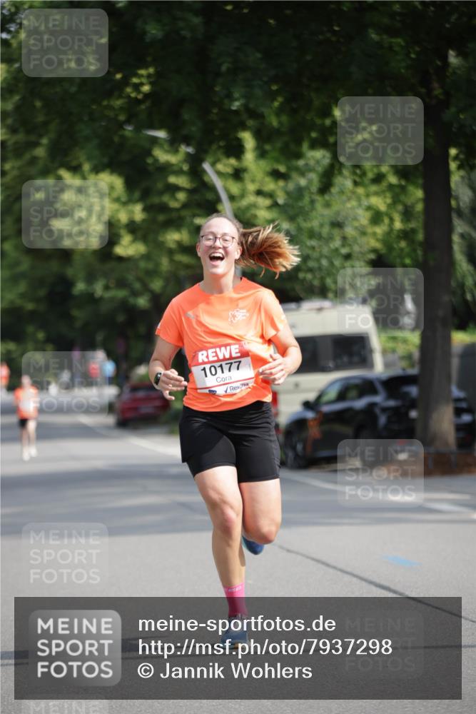 15.06.2025 - REWE Women's Run Jannik Wohlers http://msf.ph/oto/7937298 15.06.2025 08:43:07 Laufen 10177 meine-sportfotos.de