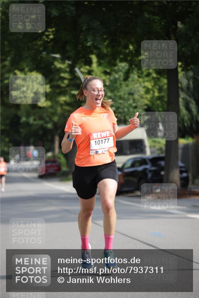 15.06.2025 - REWE Women's Run Jannik Wohlers http://msf.ph/oto/7937311 15.06.2025 08:43:07 Laufen 10177 meine-sportfotos.de