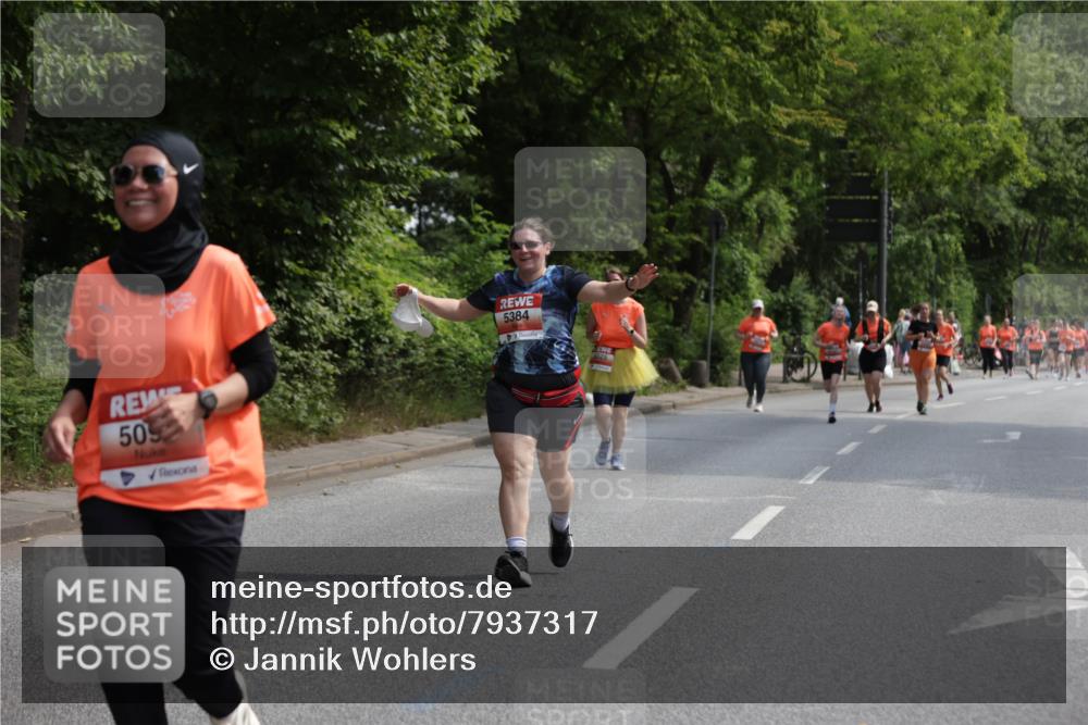 15.06.2025 - REWE Women's Run Jannik Wohlers http://msf.ph/oto/7937317 15.06.2025 10:13:57 Laufen 509, 5384, 5025 meine-sportfotos.de