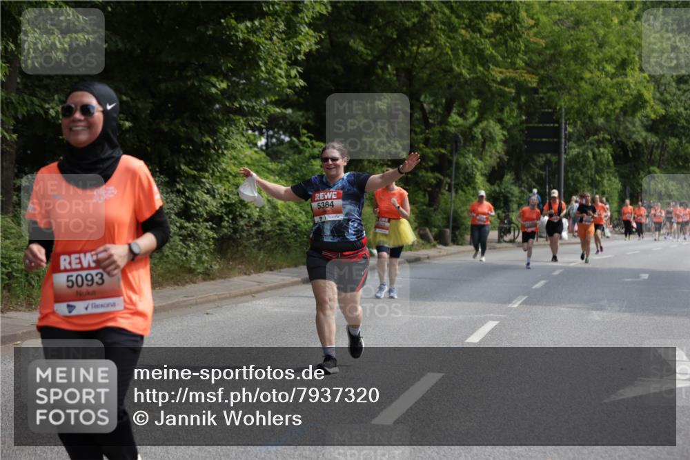 15.06.2025 - REWE Women's Run Jannik Wohlers http://msf.ph/oto/7937320 15.06.2025 10:13:57 Laufen 5093, 5384 meine-sportfotos.de