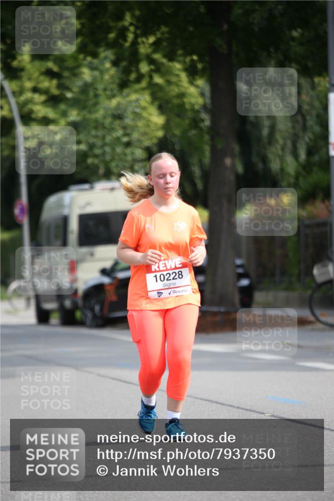 15.06.2025 - REWE Women's Run Jannik Wohlers http://msf.ph/oto/7937350 15.06.2025 09:55:15 Laufen 10228 meine-sportfotos.de