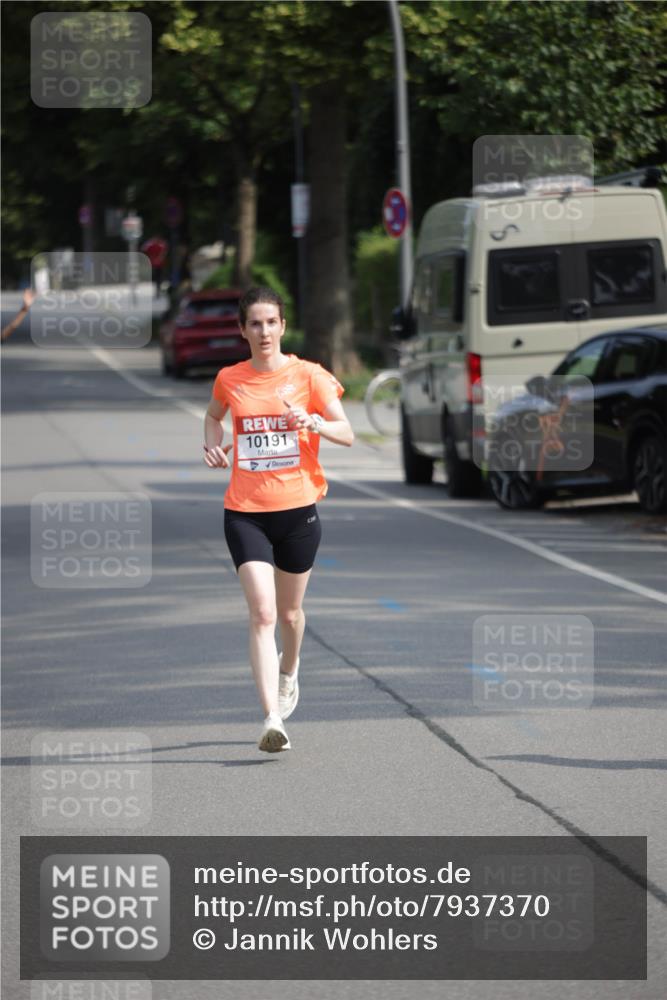 15.06.2025 - REWE Women's Run Jannik Wohlers http://msf.ph/oto/7937370 15.06.2025 08:43:18 Laufen 10191 meine-sportfotos.de