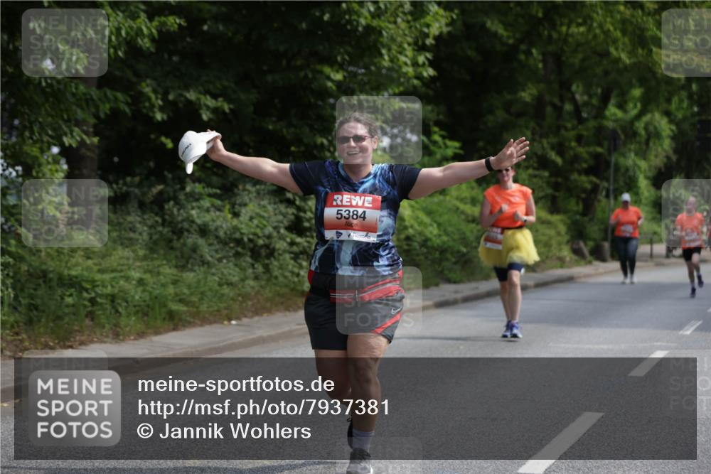 15.06.2025 - REWE Women's Run Jannik Wohlers http://msf.ph/oto/7937381 15.06.2025 10:13:58 Laufen 5384 meine-sportfotos.de