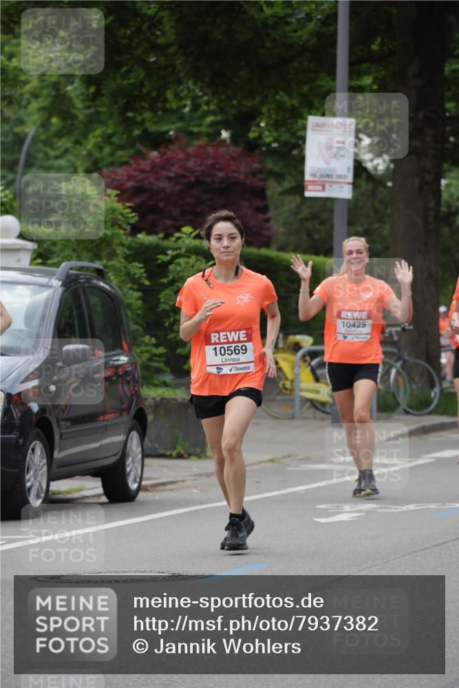 15.06.2025 - REWE Women's Run Jannik Wohlers http://msf.ph/oto/7937382 15.06.2025 08:26:55 Laufen 10569, 15, 200, 10425 meine-sportfotos.de