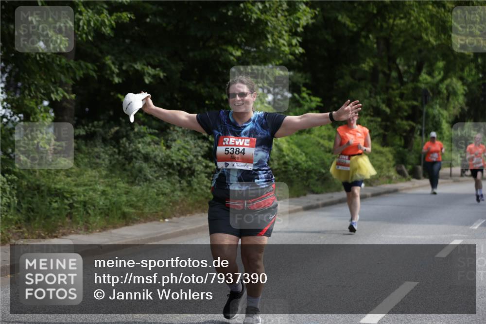 15.06.2025 - REWE Women's Run Jannik Wohlers http://msf.ph/oto/7937390 15.06.2025 10:13:58 Laufen 5384, 6026 meine-sportfotos.de