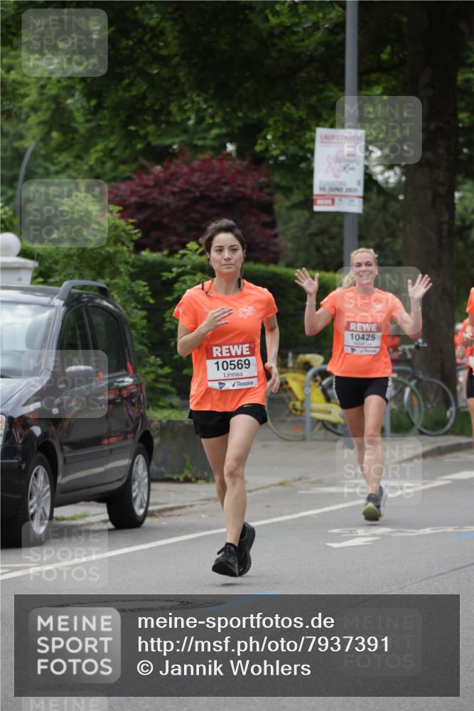 15.06.2025 - REWE Women's Run Jannik Wohlers http://msf.ph/oto/7937391 15.06.2025 08:26:55 Laufen 10569, 15, 2005, 10425 meine-sportfotos.de