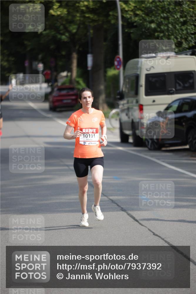 15.06.2025 - REWE Women's Run Jannik Wohlers http://msf.ph/oto/7937392 15.06.2025 08:43:18 Laufen 10191 meine-sportfotos.de
