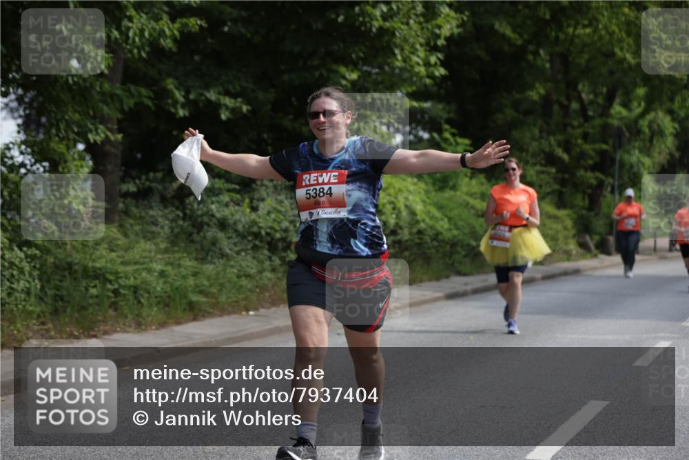 15.06.2025 - REWE Women's Run Jannik Wohlers http://msf.ph/oto/7937404 15.06.2025 10:13:58 Laufen 5384, 3026 meine-sportfotos.de