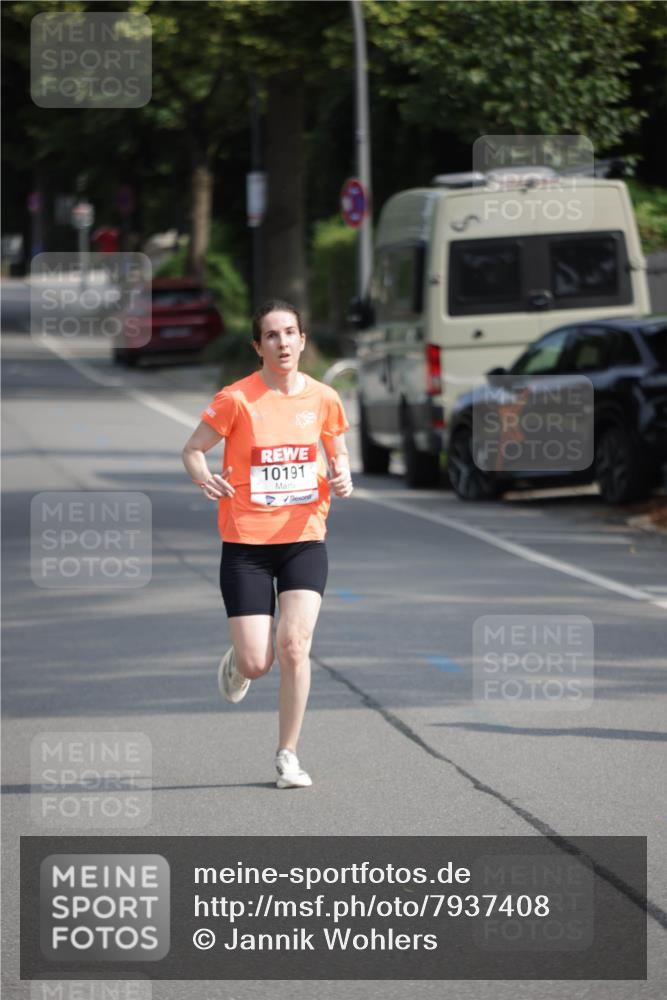 15.06.2025 - REWE Women's Run Jannik Wohlers http://msf.ph/oto/7937408 15.06.2025 08:43:18 Laufen 10191 meine-sportfotos.de