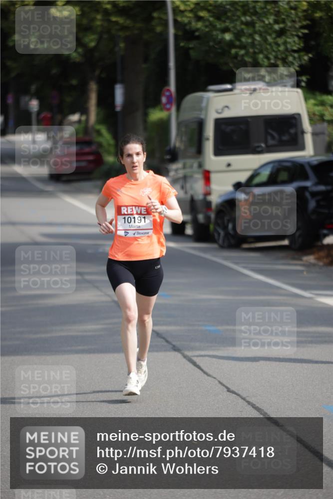 15.06.2025 - REWE Women's Run Jannik Wohlers http://msf.ph/oto/7937418 15.06.2025 08:43:18 Laufen 10191 meine-sportfotos.de