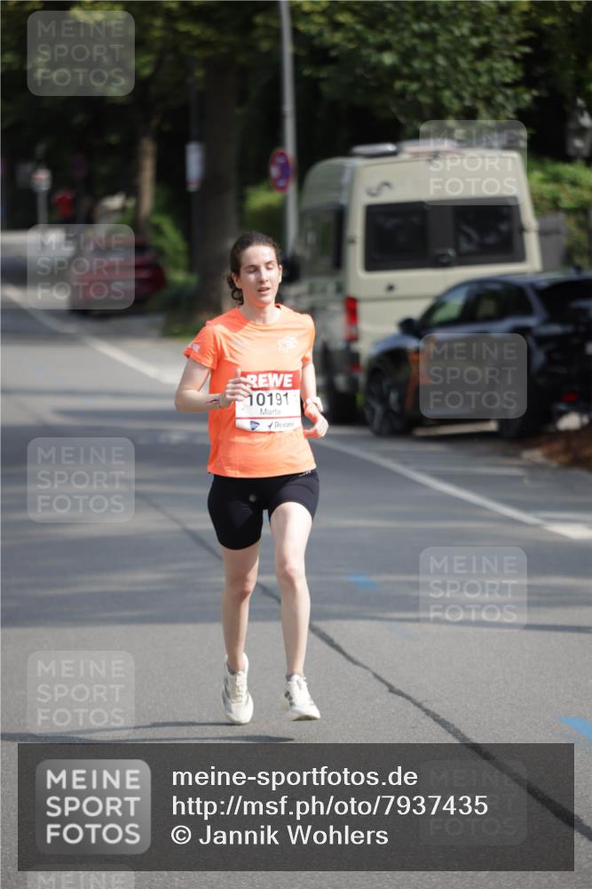 15.06.2025 - REWE Women's Run Jannik Wohlers http://msf.ph/oto/7937435 15.06.2025 08:43:18 Laufen 10191 meine-sportfotos.de