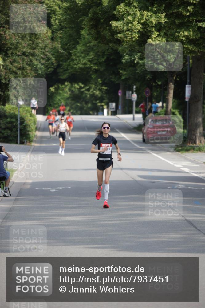 15.06.2025 - REWE Women's Run Jannik Wohlers http://msf.ph/oto/7937451 15.06.2025 08:43:23 Laufen  meine-sportfotos.de