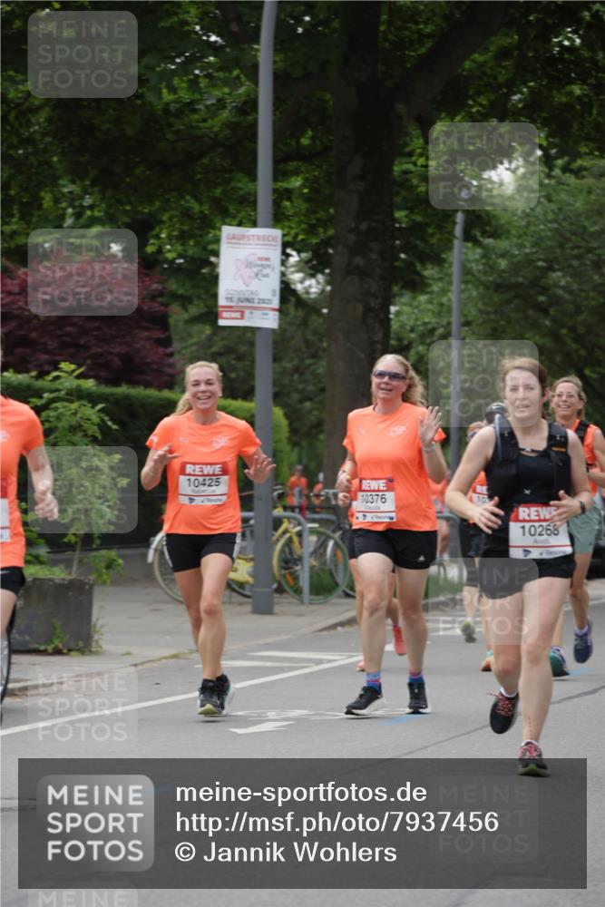 15.06.2025 - REWE Women's Run Jannik Wohlers http://msf.ph/oto/7937456 15.06.2025 08:26:56 Laufen 10425, 10376, 10268 meine-sportfotos.de