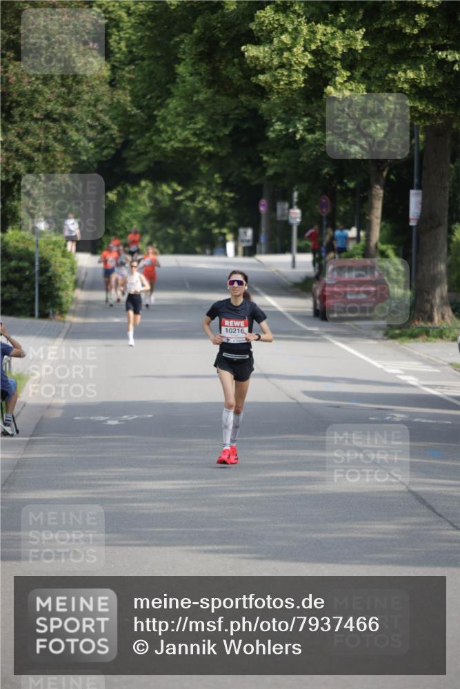 15.06.2025 - REWE Women's Run Jannik Wohlers http://msf.ph/oto/7937466 15.06.2025 08:43:23 Laufen 10216 meine-sportfotos.de