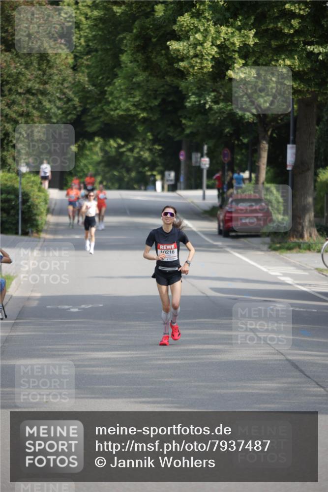 15.06.2025 - REWE Women's Run Jannik Wohlers http://msf.ph/oto/7937487 15.06.2025 08:43:24 Laufen 10216 meine-sportfotos.de