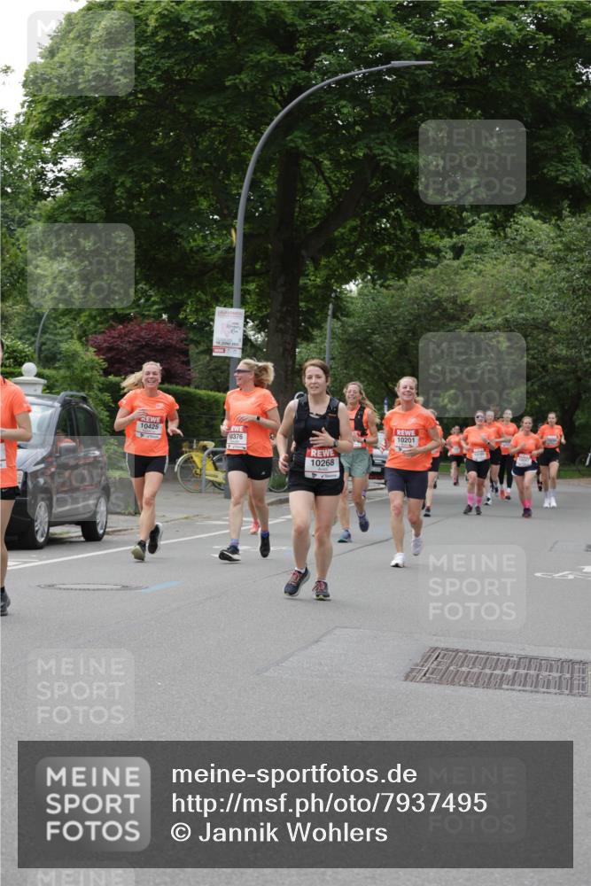 15.06.2025 - REWE Women's Run Jannik Wohlers http://msf.ph/oto/7937495 15.06.2025 08:26:57 Laufen 10425, 0376, 10201, 10268 meine-sportfotos.de