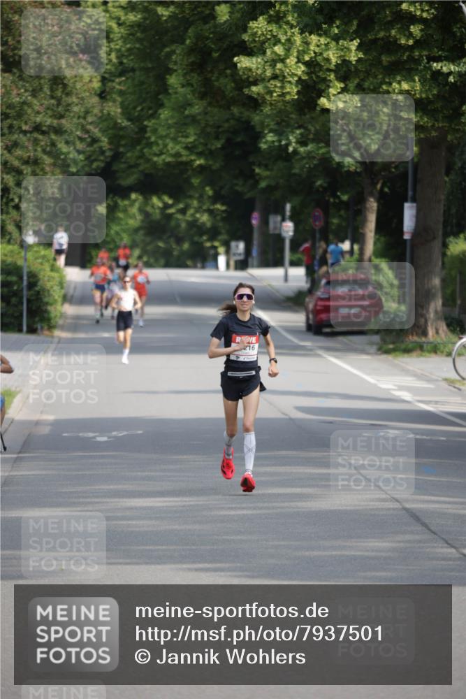 15.06.2025 - REWE Women's Run Jannik Wohlers http://msf.ph/oto/7937501 15.06.2025 08:43:24 Laufen 216 meine-sportfotos.de
