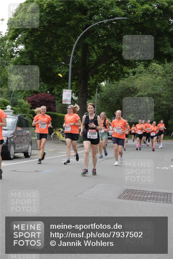 15.06.2025 - REWE Women's Run Jannik Wohlers http://msf.ph/oto/7937502 15.06.2025 08:26:57 Laufen 10425, 15, 2025, 10376, 10268, 10201 meine-sportfotos.de
