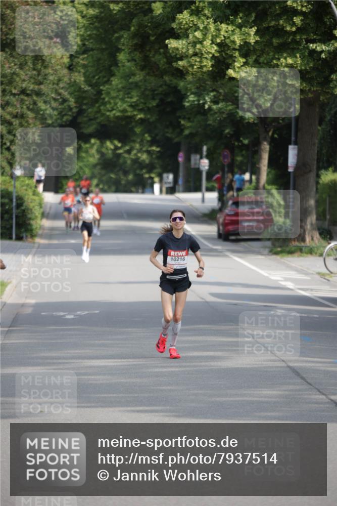 15.06.2025 - REWE Women's Run Jannik Wohlers http://msf.ph/oto/7937514 15.06.2025 08:43:24 Laufen 10216 meine-sportfotos.de