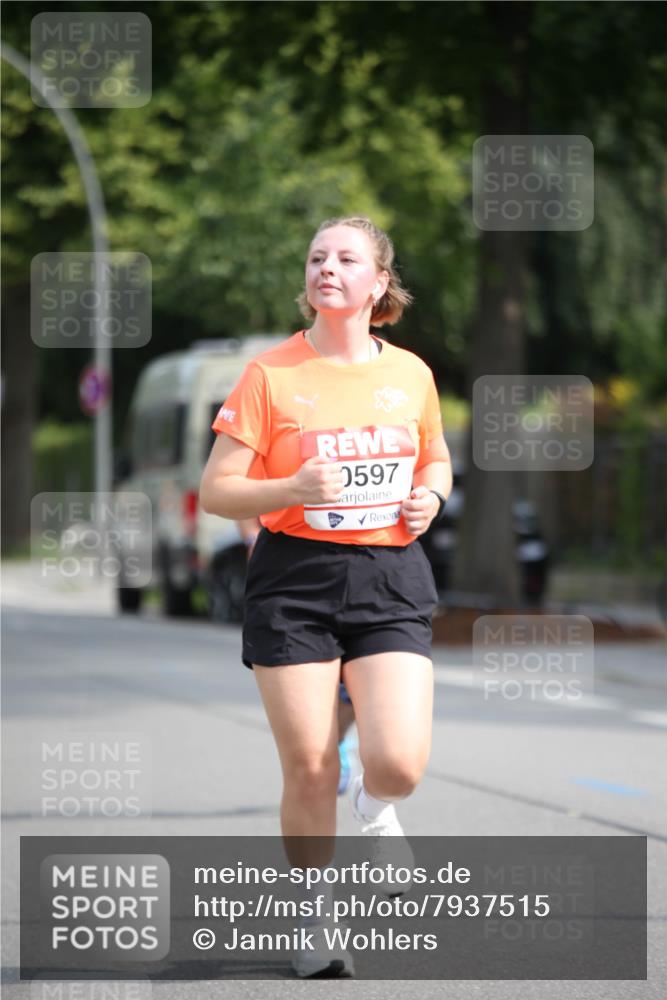 15.06.2025 - REWE Women's Run Jannik Wohlers http://msf.ph/oto/7937515 15.06.2025 09:55:23 Laufen 0597 meine-sportfotos.de